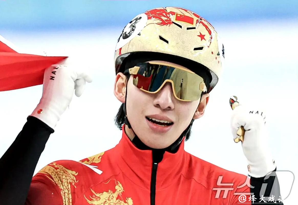 孙龙和林孝埈这个交棒+超越,太丝滑太漂亮了! 孙龙和林孝埈这个交棒+超越,太丝滑太漂亮了!