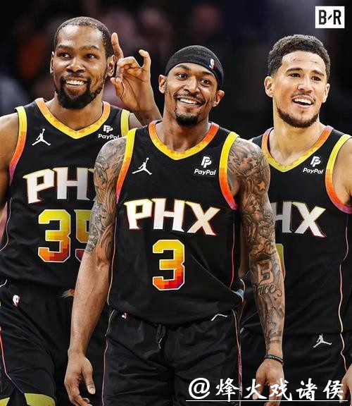 杜兰特布克合砍71分新援21+11 太阳力克活塞 杜兰特布克合砍71分新援21+11 太阳力克活塞