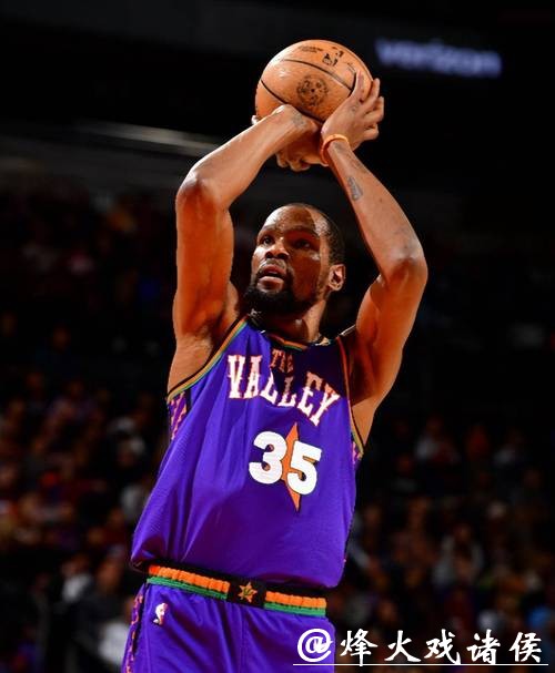 杜兰特布克合砍71分新援21+11 太阳力克活塞 杜兰特布克合砍71分新援21+11 太阳力克活塞